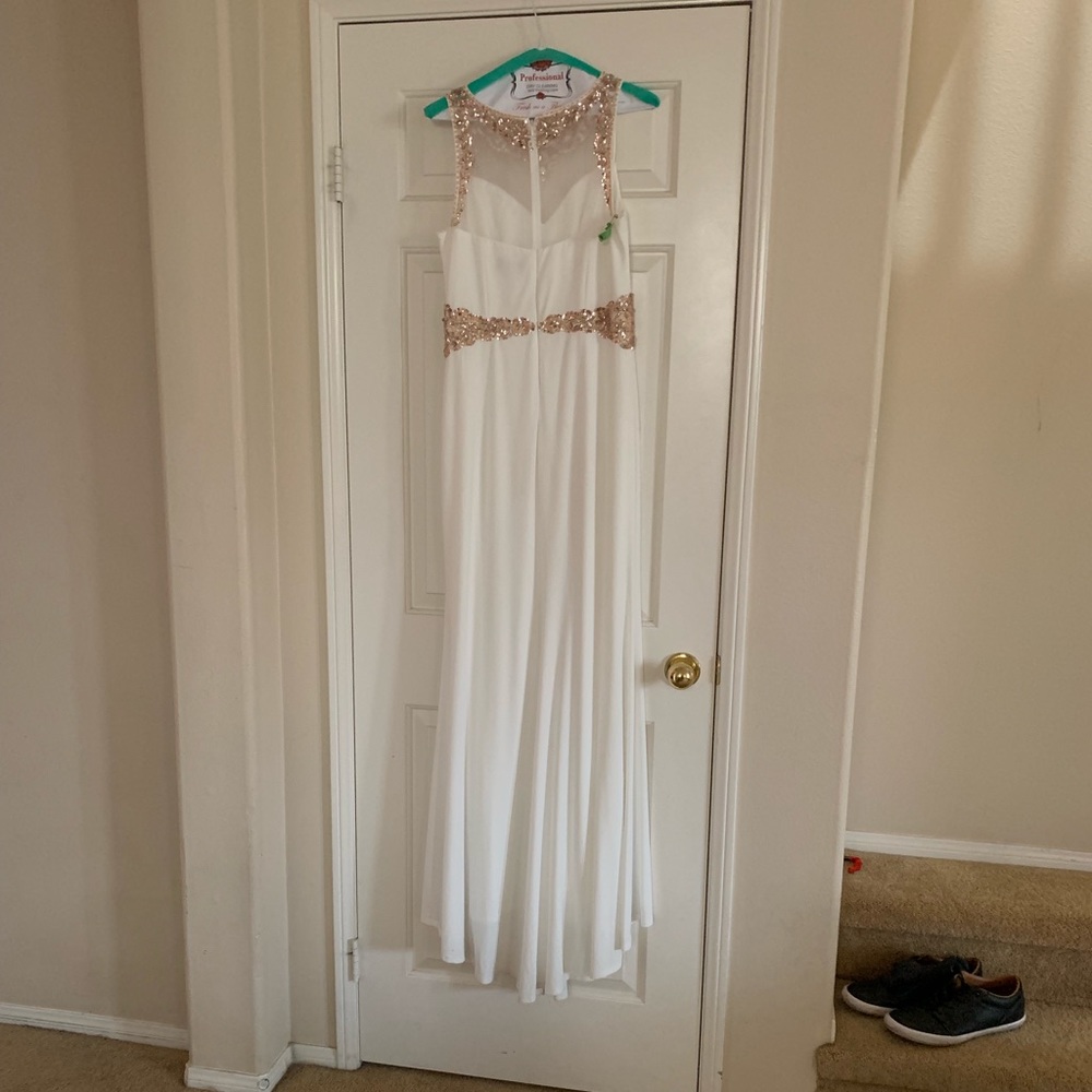 PROM DRESS - Picture 3 of 6